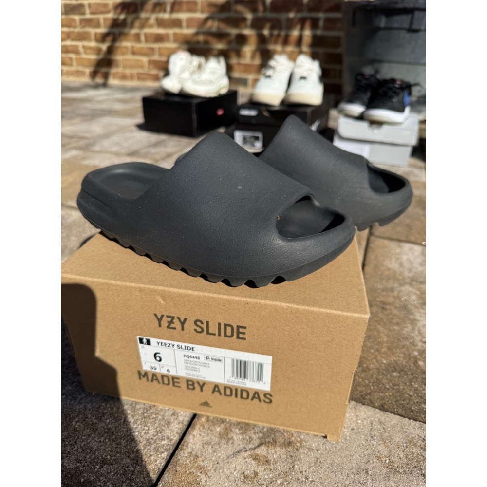 Yeezy Slide Onyx US 6 Mens